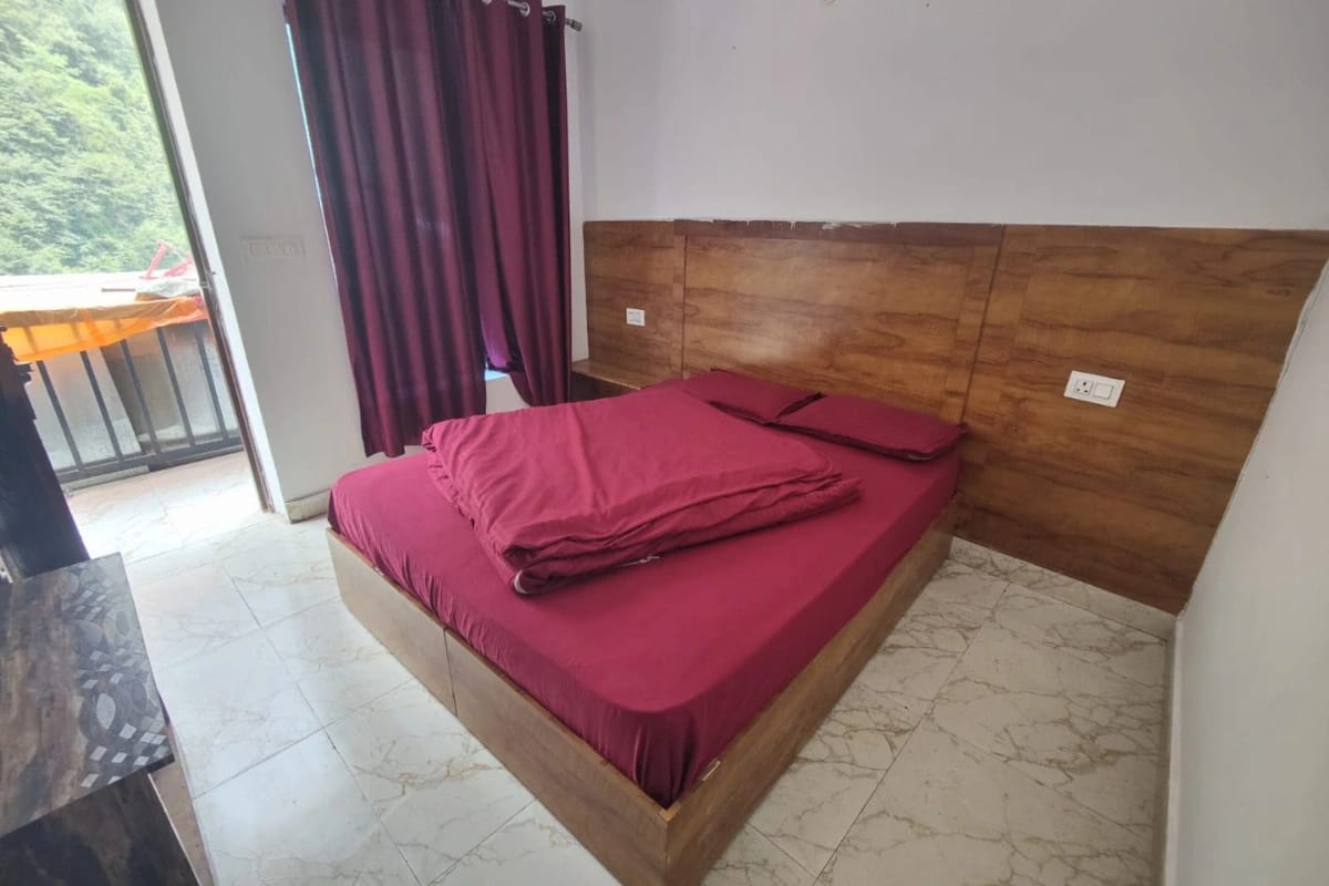 Hotel Gayatri Gaurikund